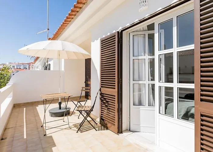 Beachfront Villa With Private Pool In Manta Rota